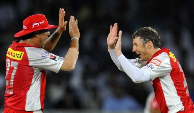 Kings XI Punjab Azhar Mahmood(left) and David Hussey - The Trump cards for Kings XI Punjab