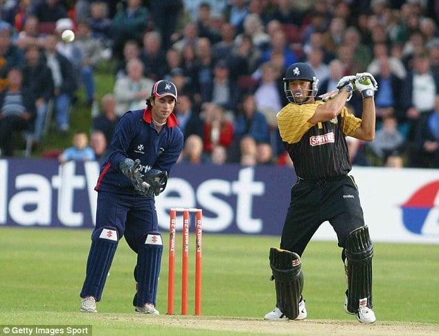 Andrew Symonds against Middlesex during his knock off 112 off just 43 balls-Fastest Centuries in T20 Cricket