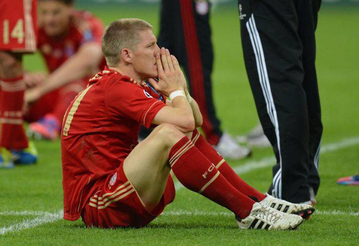 Bastian Schweinsteiger in tears after Bayern Munich lost to Chelsea in the 2012 UEFA Champions League Finals
