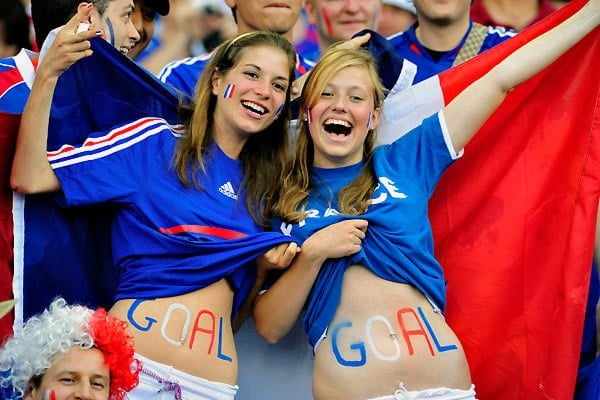 Feamle fans of france