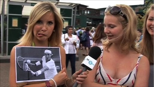 Female tennis fans