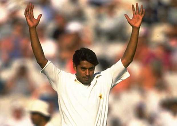 Top 10 greatest pakistani bowlers of all time