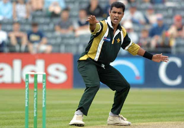 Top 10 greatest pakistani bowlers of all time