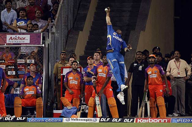Top 10 Best Fielders of Current Time
