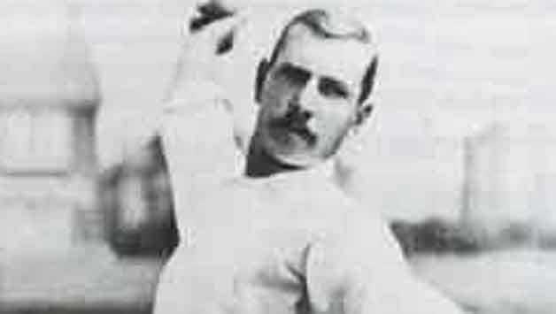 Top 10 Fastest Bowlers to Take 100 wickets in test
